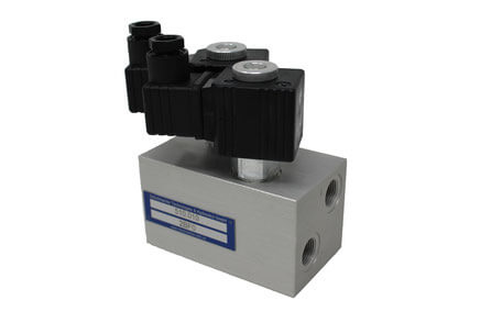 Hydraulic control block with 2/2 directional seat valves
